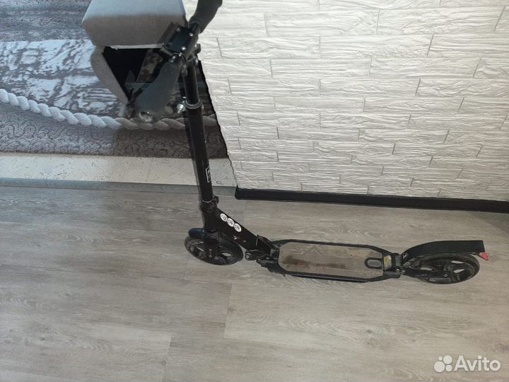 Продам самокат б/у