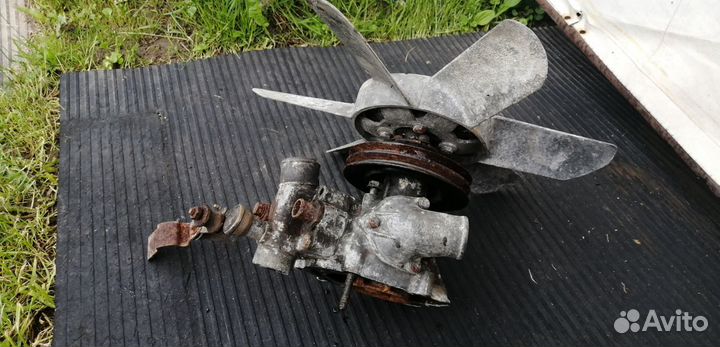 Помпа Mercedes W116,W108,109 Water Pump 1162011101