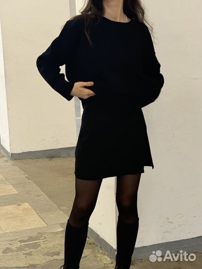 Свитер черный