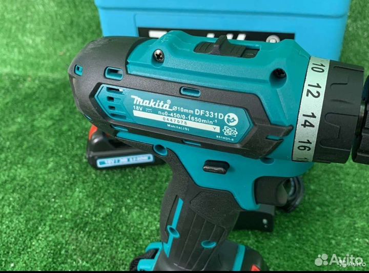 Шуруповерт makita 21v.Новый. С набором