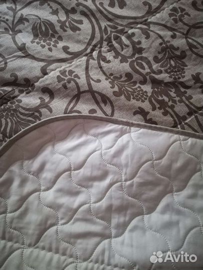 Пледы и покрывало