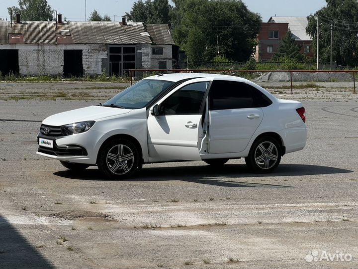 LADA Granta 1.6 МТ, 2021, 40 000 км