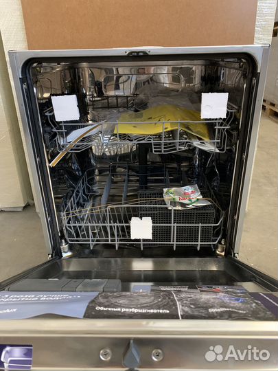 Встраиваемая посудомоечная машина Electrolux EMS27