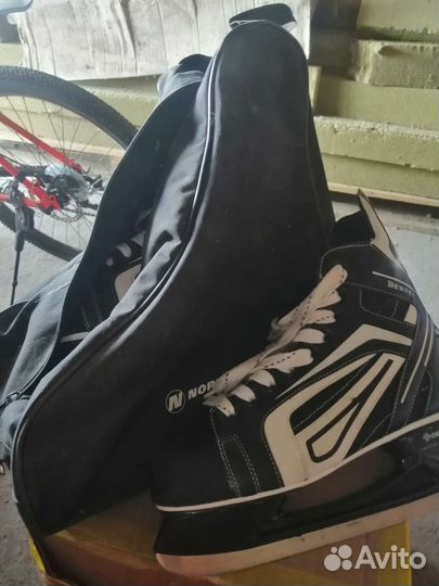 Коньки хоккейные 43 44