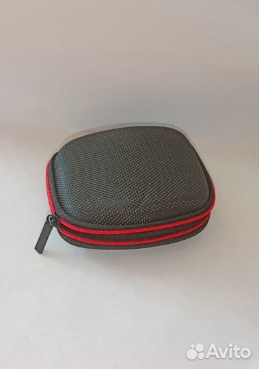 Чехол новый жёсткий для наушников