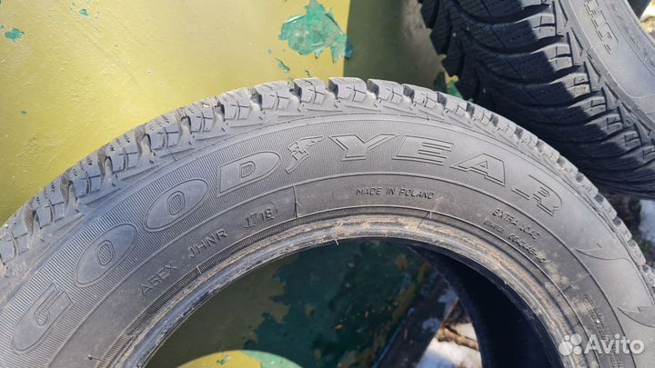 Goodyear UltraGrip Ice+ 175/65 R14 86T