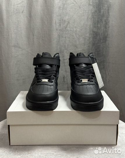 Nike Air Force 1 Mid Black