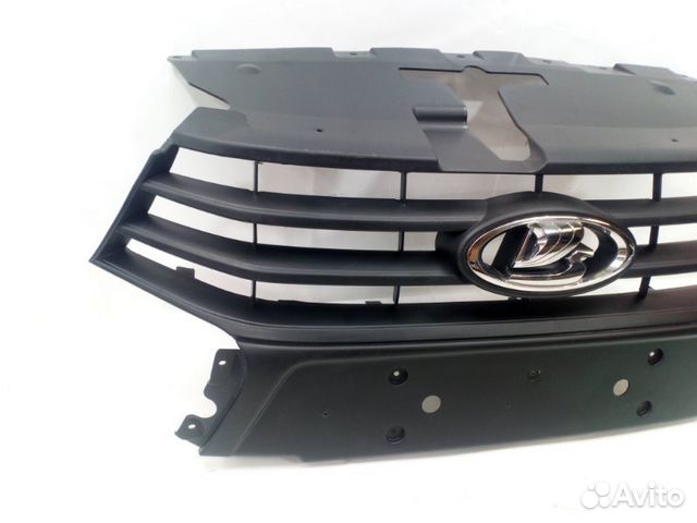 Решетка переднего бампера верхняя веста