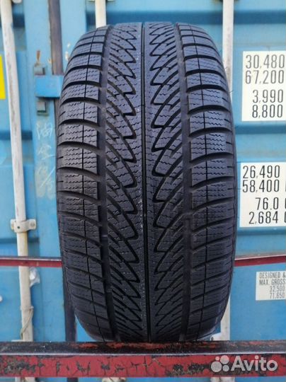 Goodyear UltraGrip 8 Performance 235/40 R18 102T