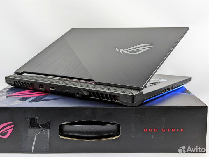 Игровой Asus ROG strix RTX2070/I7-9750H/16/512