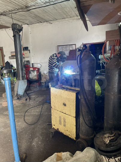 Гараж, > 30 м²