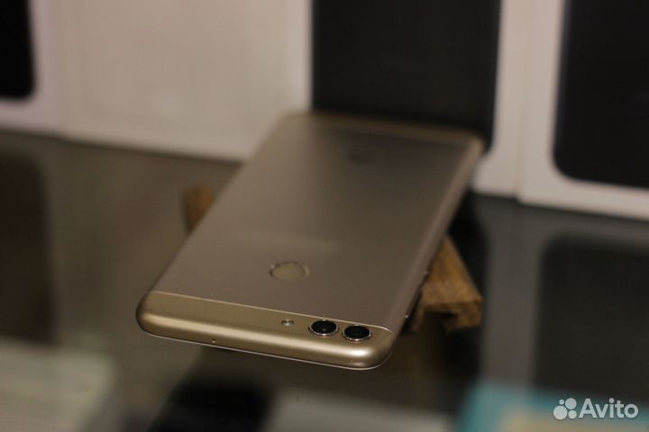 HUAWEI P Smart, 3/32 ГБ