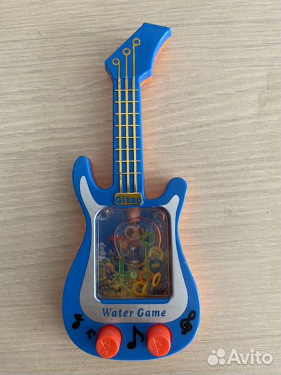 Игрушечная гитара