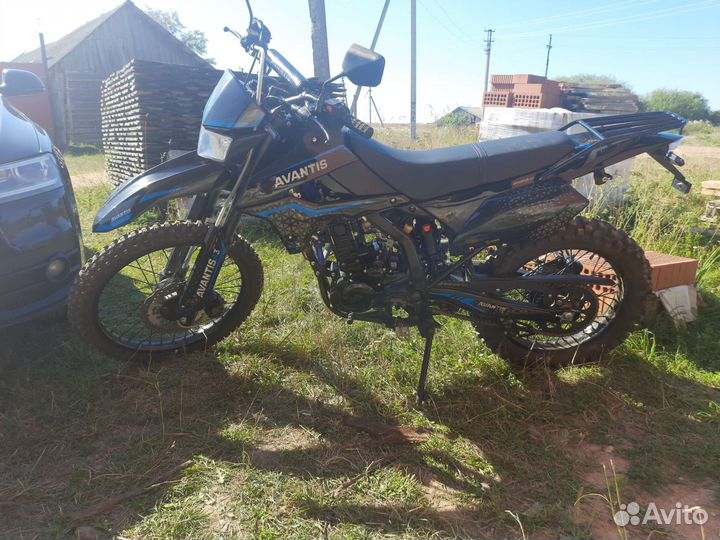 Мотоцикл avantis LX300