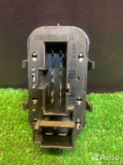 Блок управления стеклоподъемниками Ford Focus 1