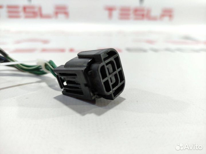 Разъем (фишка) проводки Tesla Model S 2015