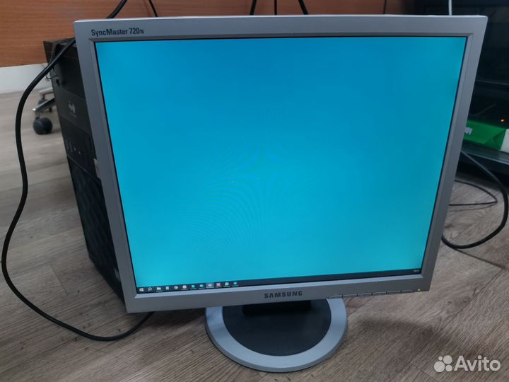 Монитор Samsung Sync Master 720N