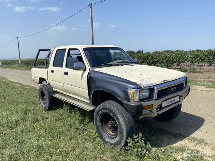 Toyota Hilux 3.0 МТ, 1997, битый, 260 000 км
