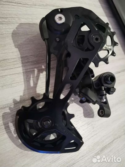 Переключатель задний Shimano Deore XT RD-M8100 12с