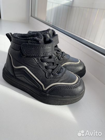 Кроссовки утепленные детские