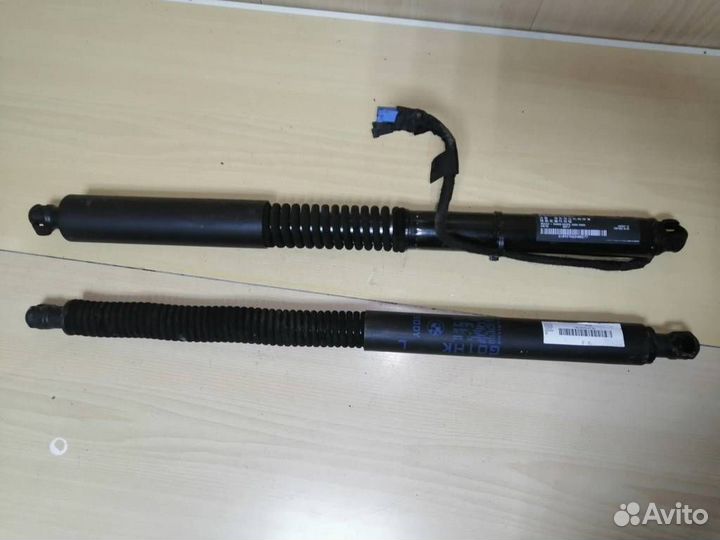 Амортизатор крышки багажника BMW X3 G01 M-paket