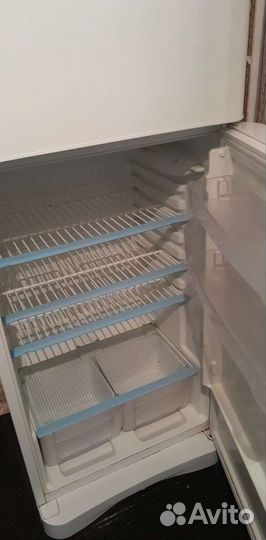 Холодильник Indesit бу