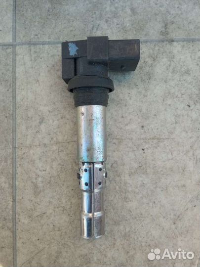 Катушка зажигания Volkswagen Golf 4 036905100B