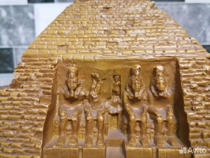 Пирамиды сувенирные