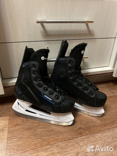 Коньки хоккейные