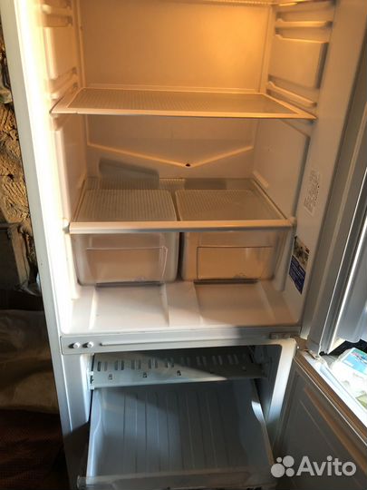 Холодильник бу indesit