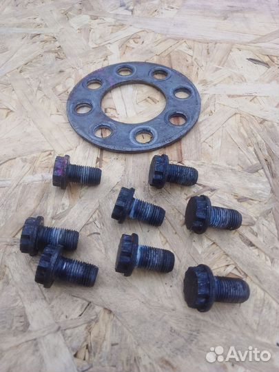 Болты маховика Nissan