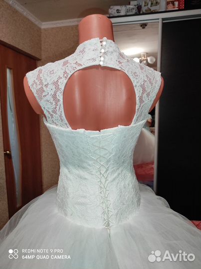 Свадебное платье,аксессуары.Детская одежда бесплат