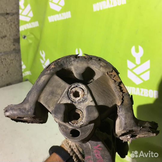 Кронштейн двигателя правый Опель Вектра А