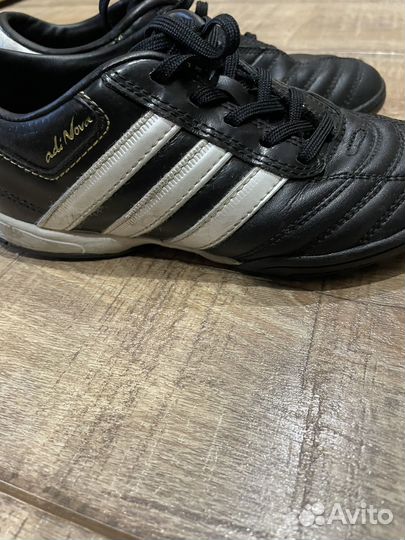 Футбольные бутсы adidas