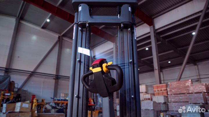 Штабелер электрический Самоходный 1,5 Т 5,6 М