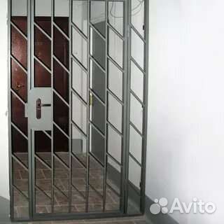 Тамбурная дверь