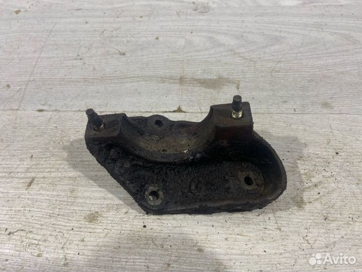 Кронштейн двигателя Ford Focus 1 (98-05) седан