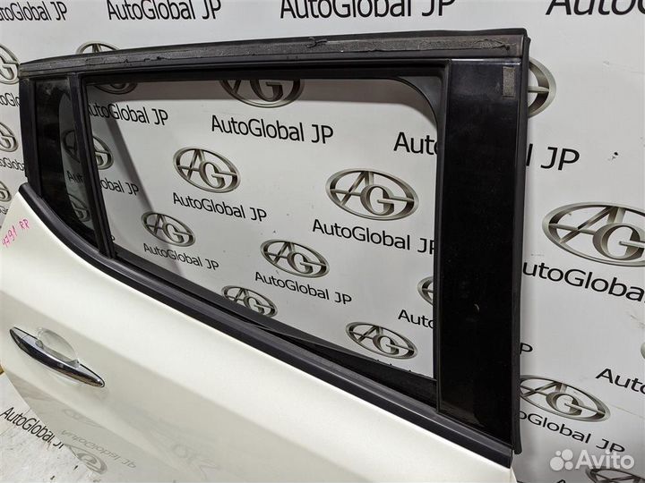 Дверь задняя правая Nissan Leaf