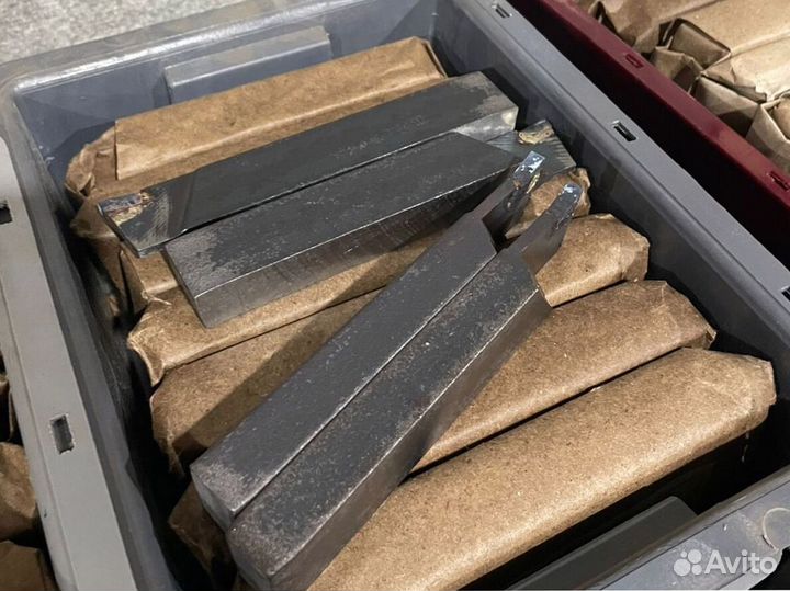 Резцы отрезные 25х16