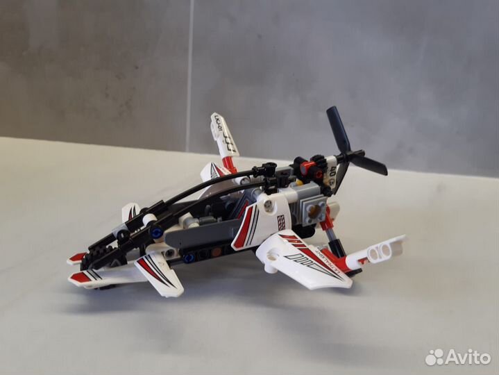 Конструктор lego Technic 42057 Сверхлегкий вертоле