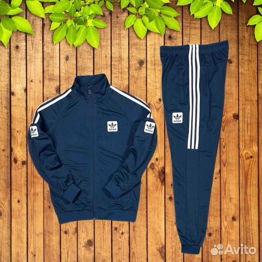 Спортивный костюм adidas