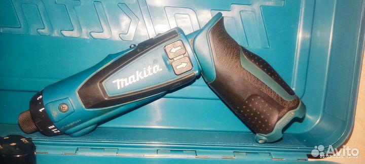 Аккумуляторная отвертка Makita df010dse