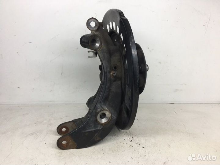 Кулак задний правый Audi Q7 3.0 FSI 2014