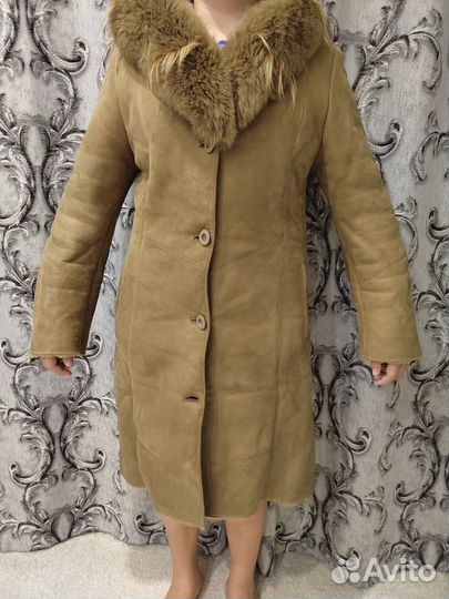 Дубленка натуральная женская с капюшоном