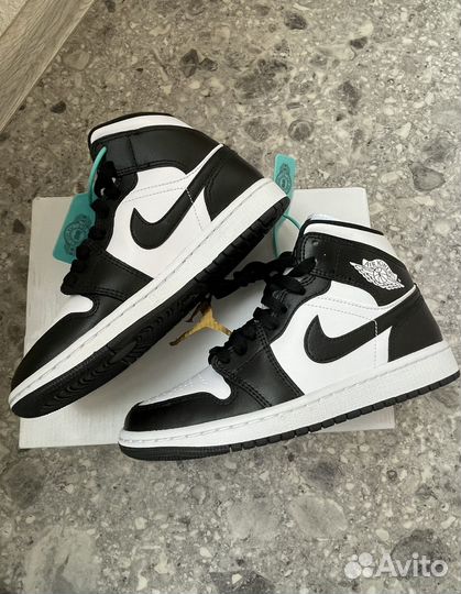 Кроссовки nike air jordan 1 mid 