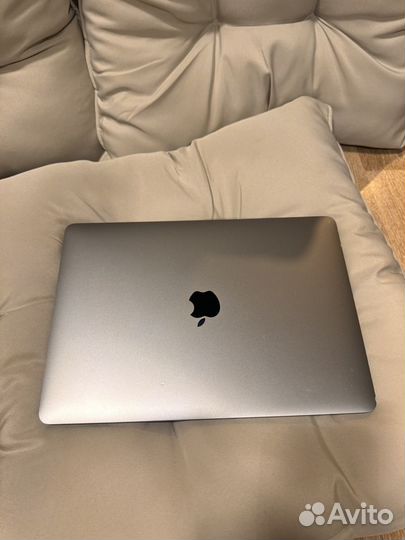 Macbook pro 13 2019 i5/16/256gb с нюансом