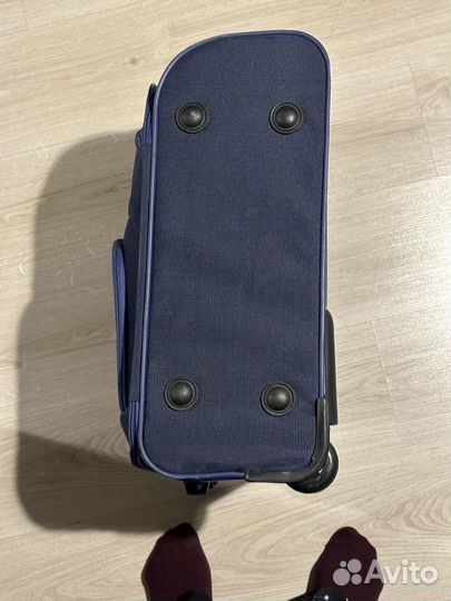 Чемодан ручная кладь на колесах