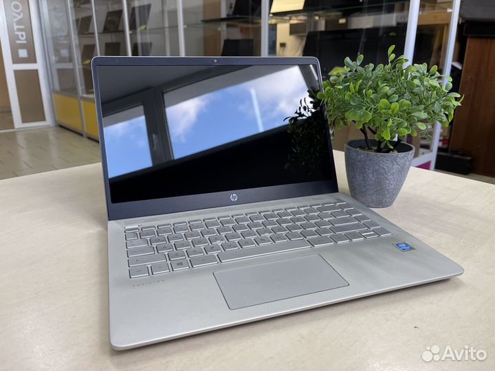 Современный/Компактный ноутбук HP