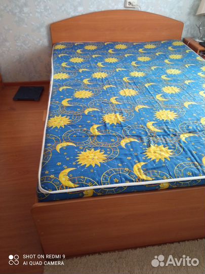 Кровать с матрасом бу 140/ 200