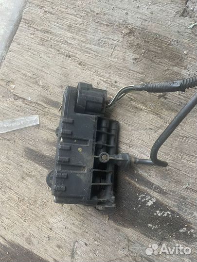 Блок клапанов пневмоподвески Land Rover Discovery